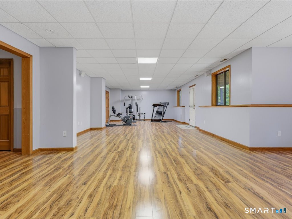 6 Douglas Lane New Fairfield CT 06812