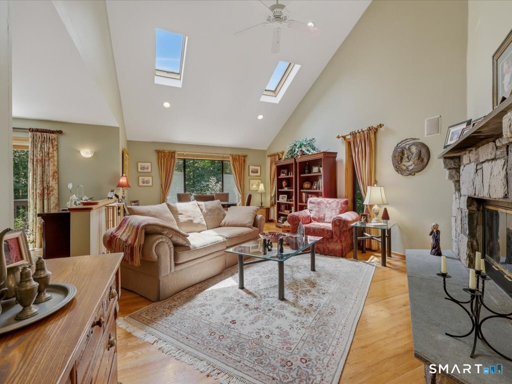 6 Douglas Lane New Fairfield CT 06812