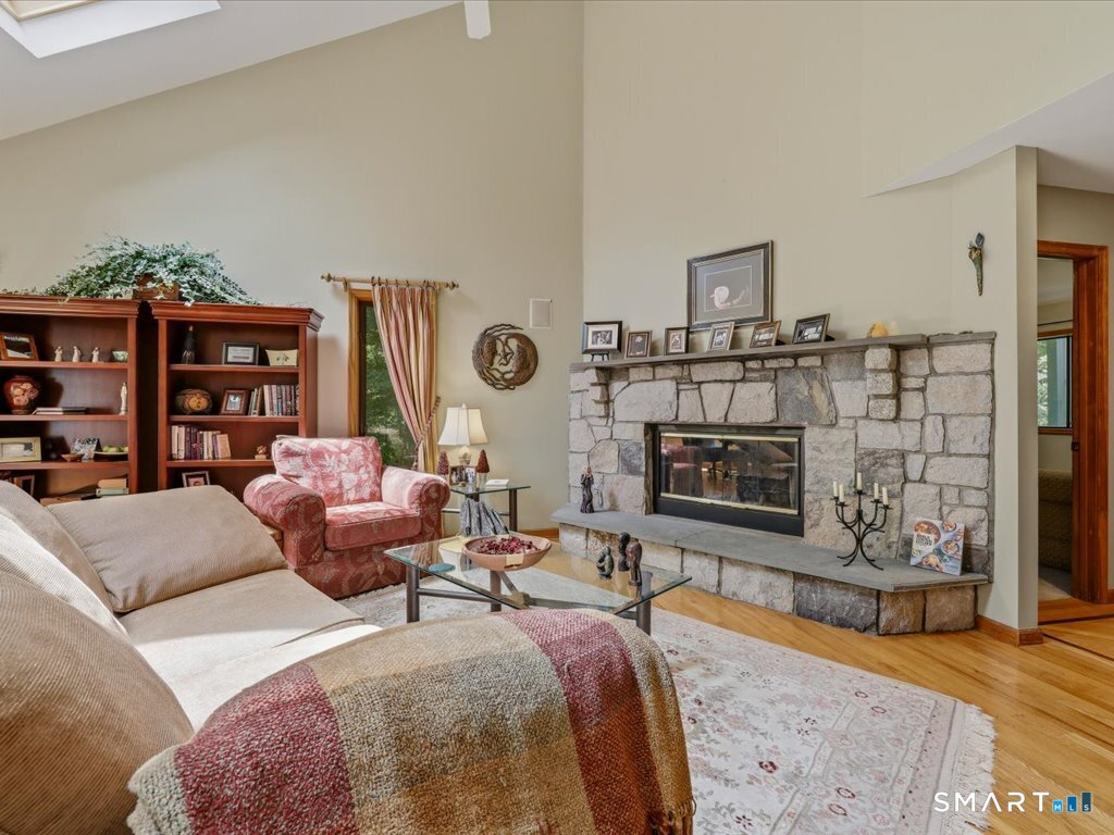 6 Douglas Lane New Fairfield CT 06812