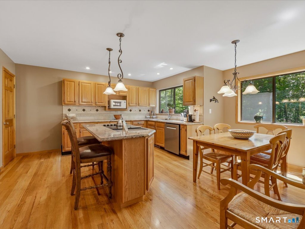 6 Douglas Lane New Fairfield CT 06812