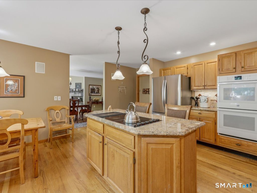 6 Douglas Lane New Fairfield CT 06812