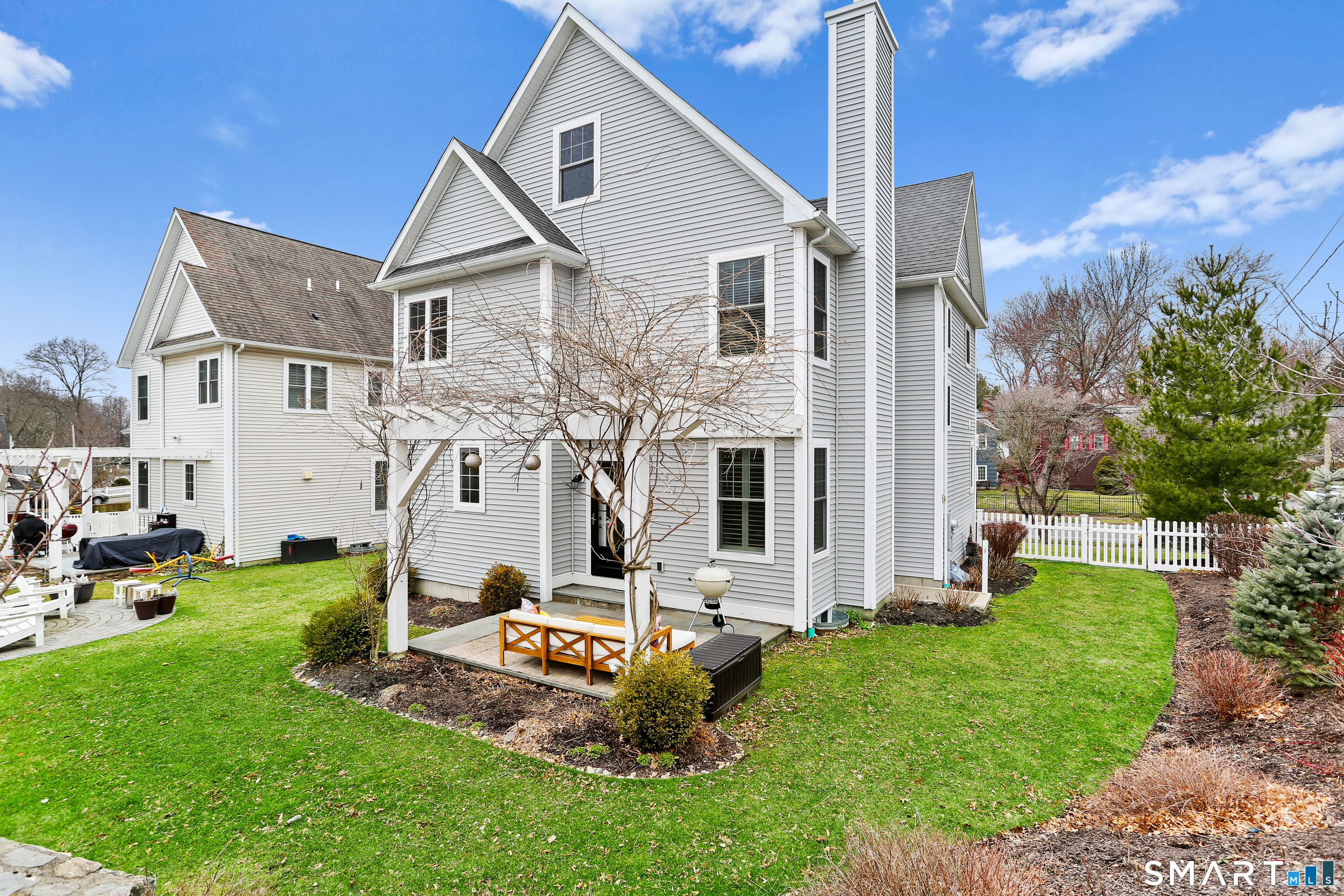 302 High Street Fairfield CT 06824