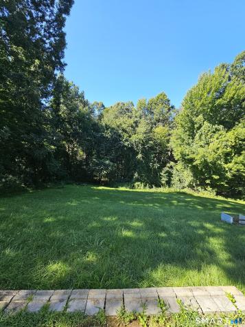 18 Tree Top Lane East Windsor CT 06016