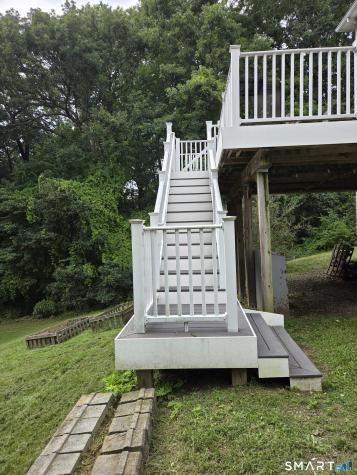 18 Tree Top Lane East Windsor CT 06016