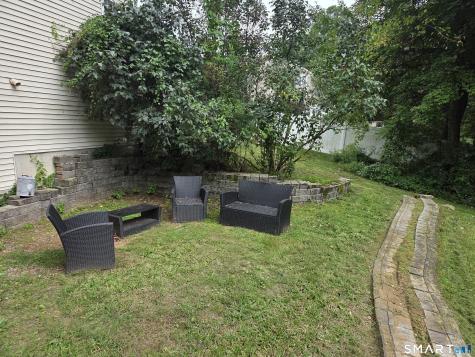 18 Tree Top Lane East Windsor CT 06016
