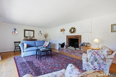 22 Chestnut Hill Road Simsbury CT 06092