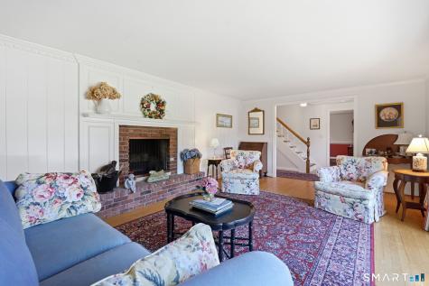 22 Chestnut Hill Road Simsbury CT 06092