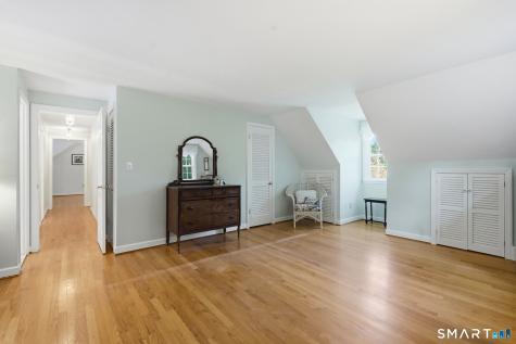 22 Chestnut Hill Road Simsbury CT 06092