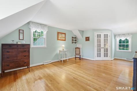 22 Chestnut Hill Road Simsbury CT 06092