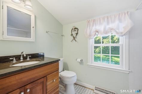 22 Chestnut Hill Road Simsbury CT 06092