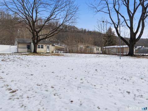 57 Hellstrom Road East Haven CT 06512