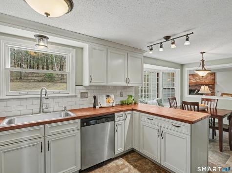 34 Tunxis Trail Bolton CT 06043