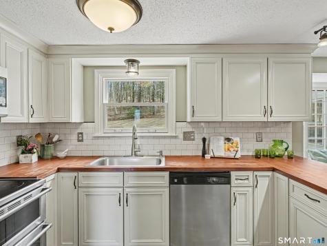 34 Tunxis Trail Bolton CT 06043