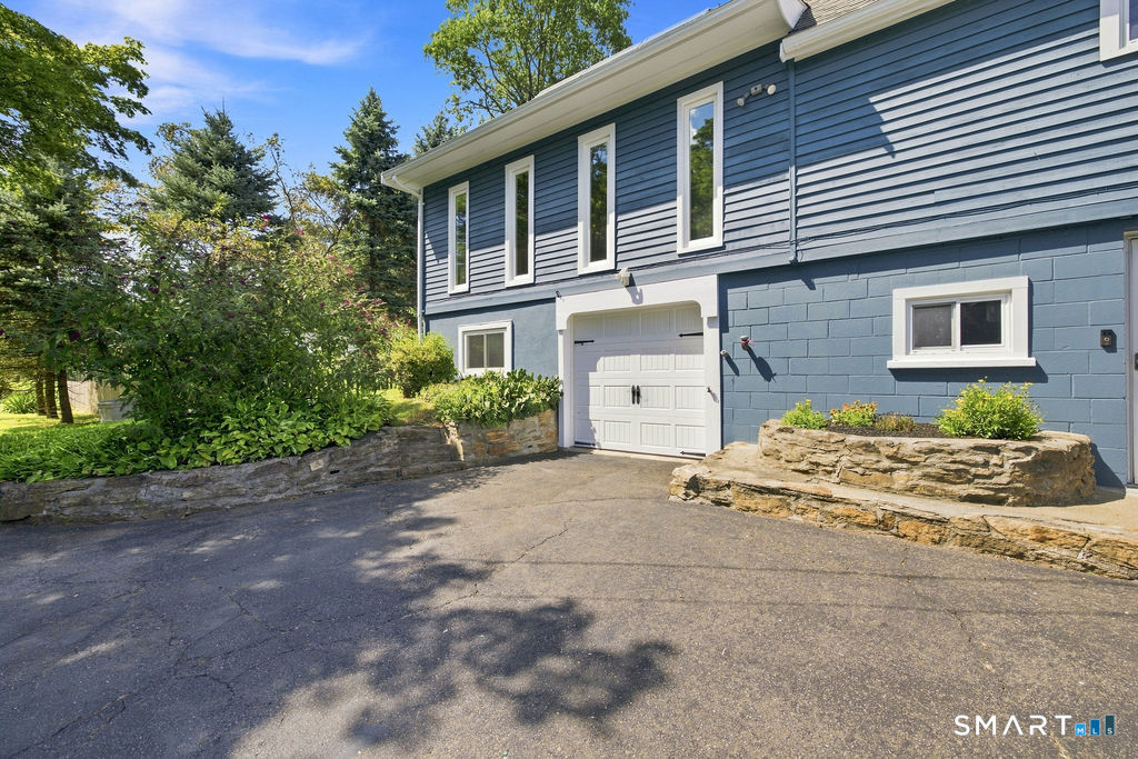 176 Stonehouse Road Trumbull CT 06611