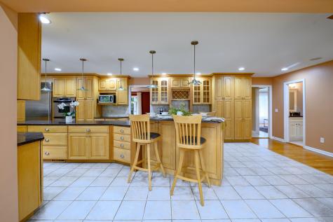 85 Inverness Court Cheshire CT 06410