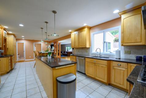 85 Inverness Court Cheshire CT 06410