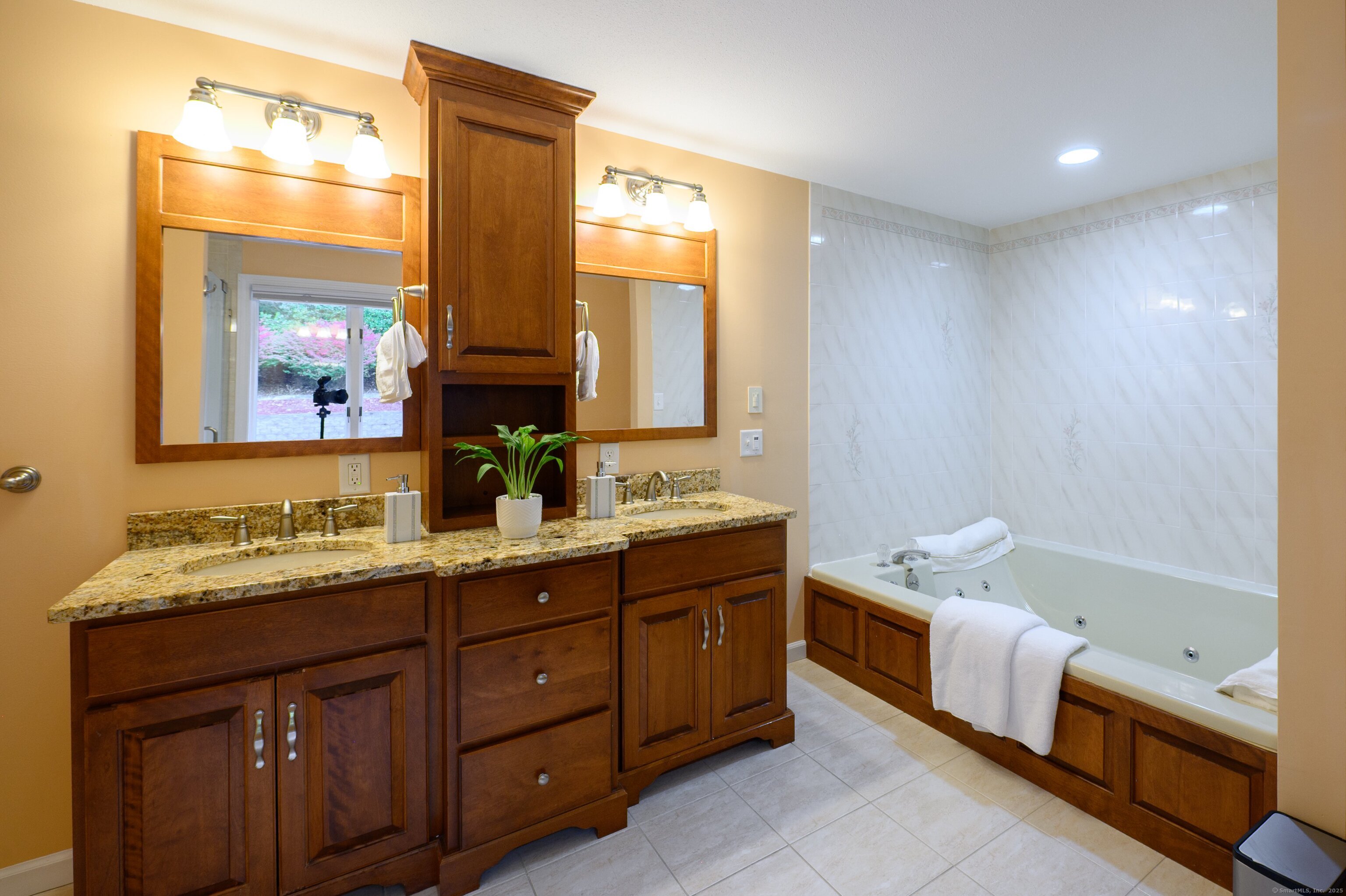 85 Inverness Court Cheshire CT 06410