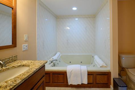 85 Inverness Court Cheshire CT 06410