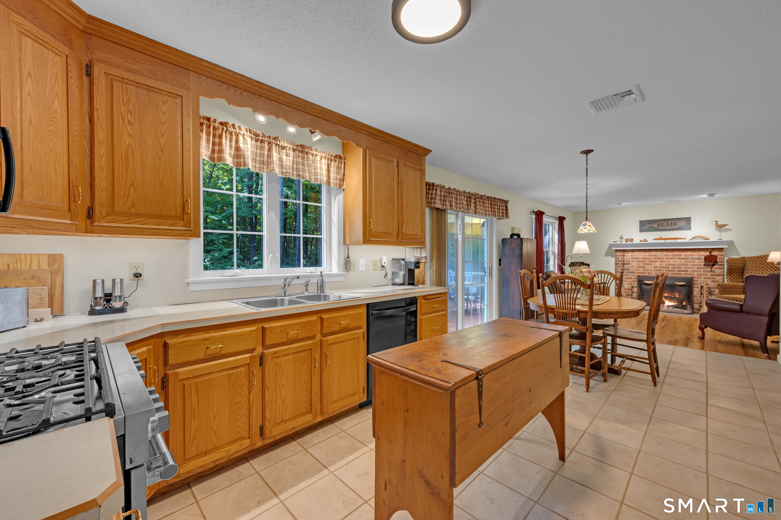 391 Squaw Hollow Road Ashford CT 06278