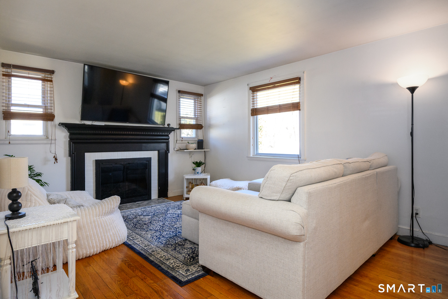 33 Washington Street Plainville CT 06062