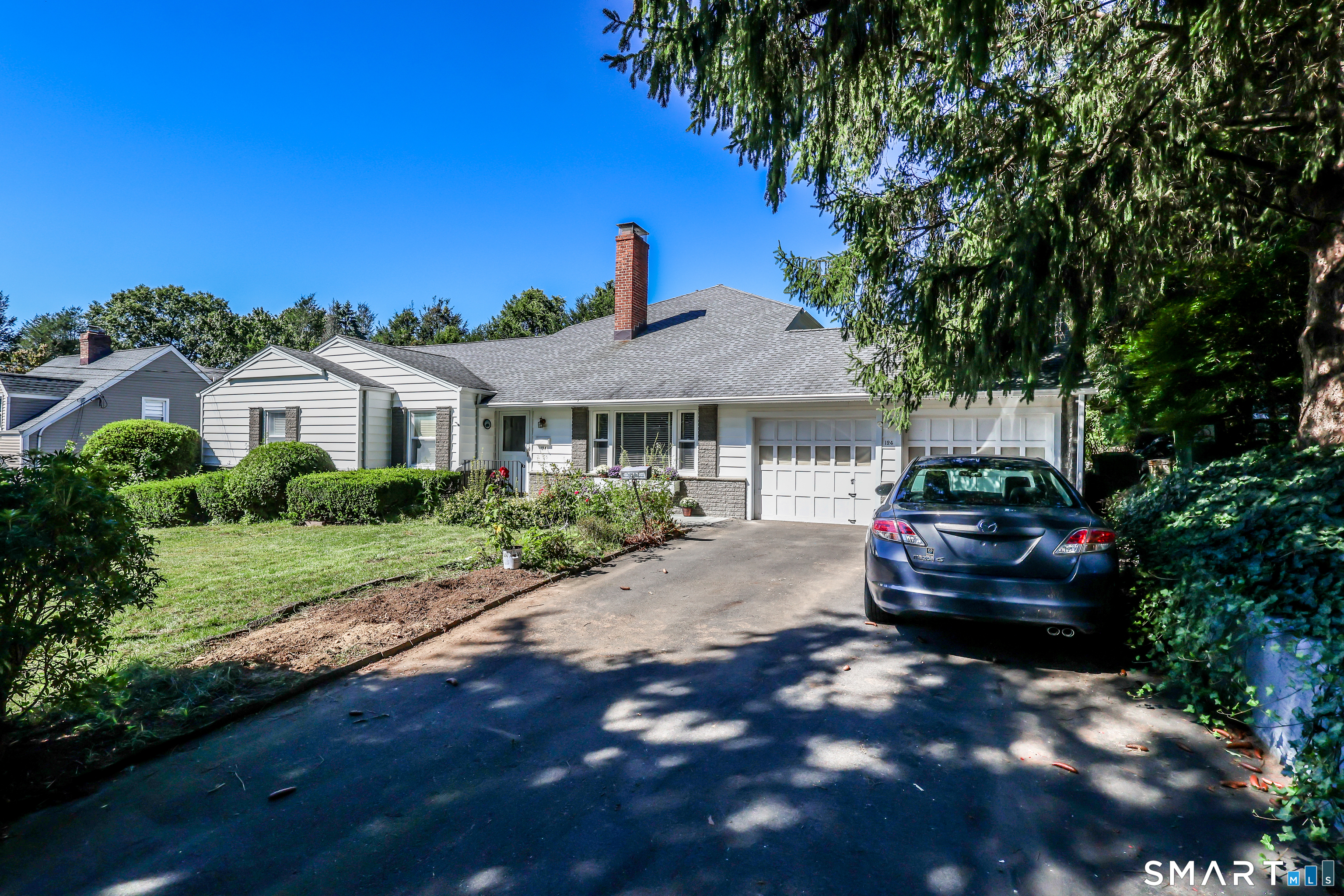 124 Chestnut Hill Road Trumbull CT 06611