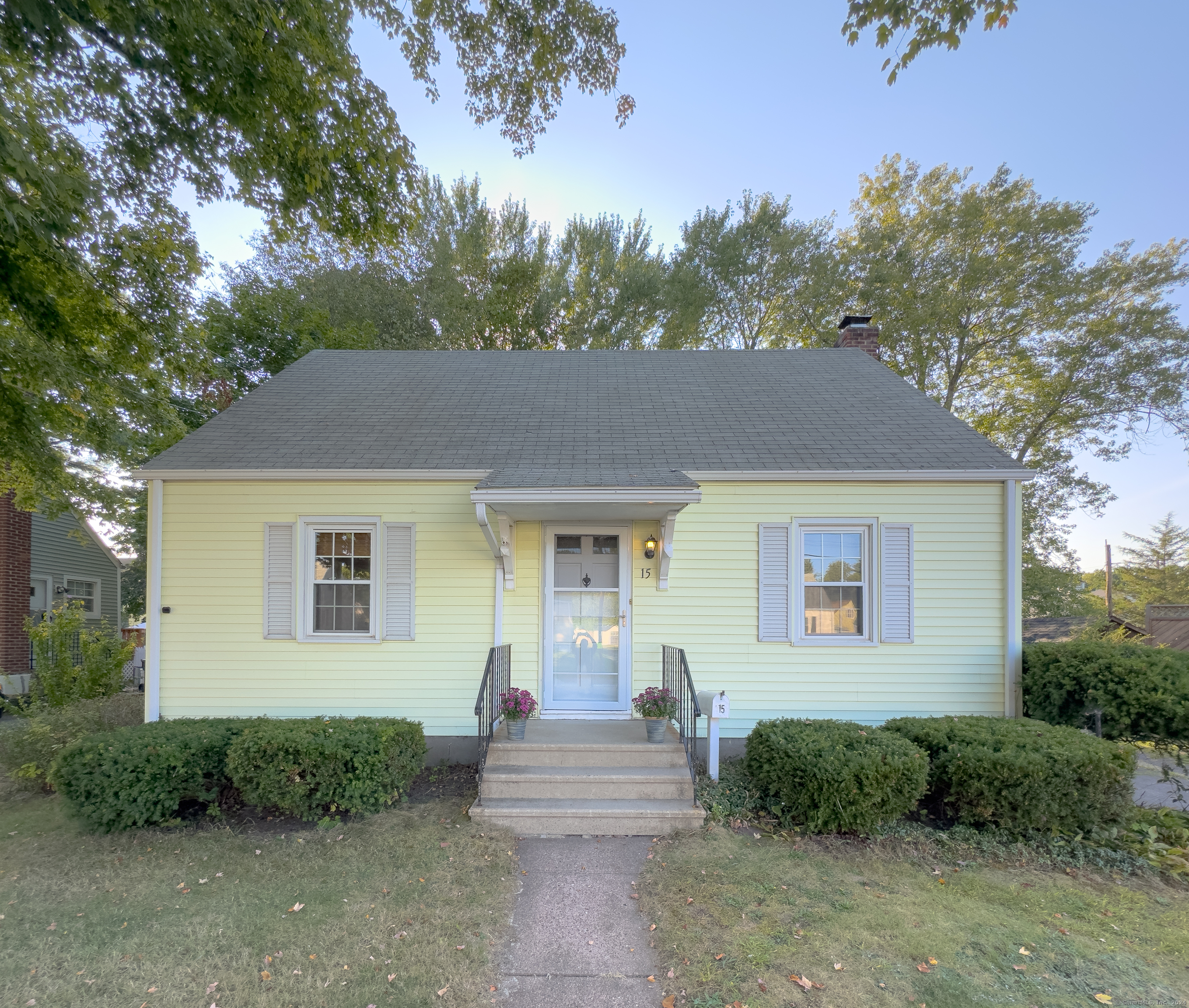 15 Salem Road East Hartford CT 06118