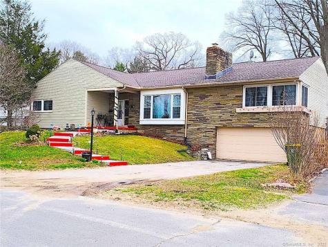147 Avalon Circle Waterbury CT 06710