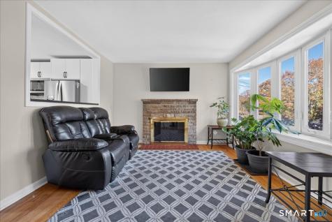 4 Elaine Drive Seymour CT 06483