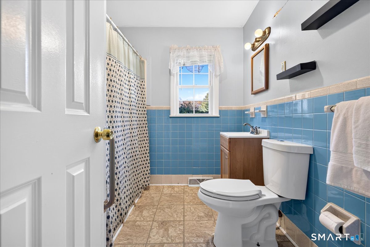4 Elaine Drive Seymour CT 06483