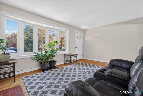 4 Elaine Drive Seymour CT 06483