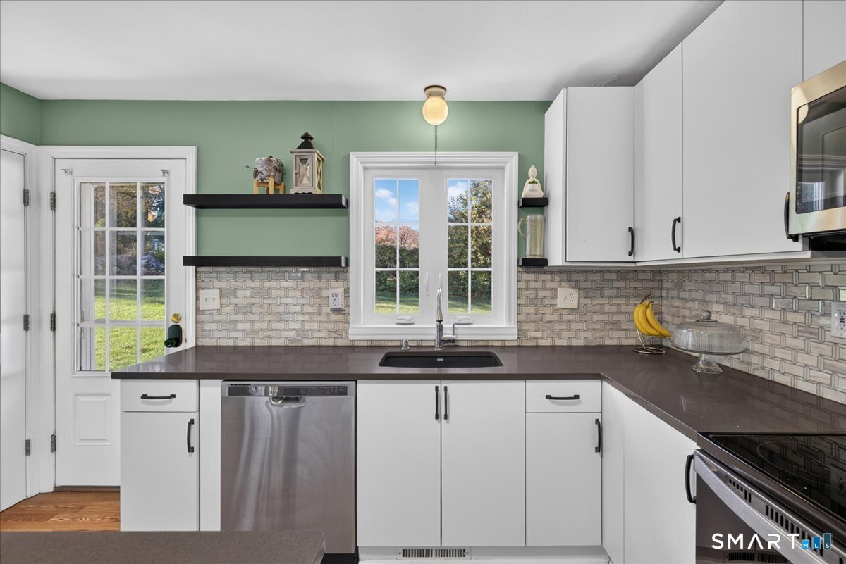 4 Elaine Drive Seymour CT 06483