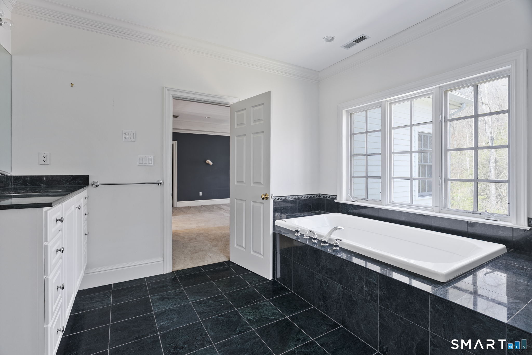 2 Brighton Way Avon CT 06001