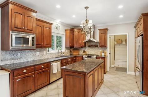 1 Angelas Way Burlington CT 06013