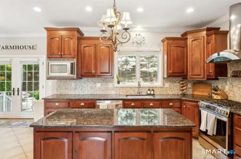 1 Angelas Way Burlington CT 06013