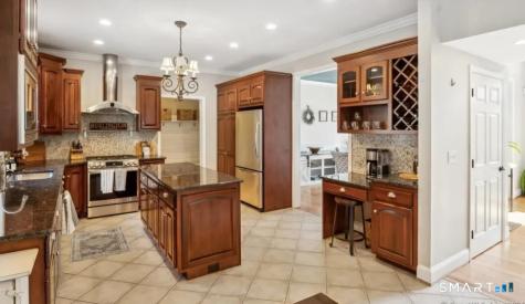 1 Angelas Way Burlington CT 06013