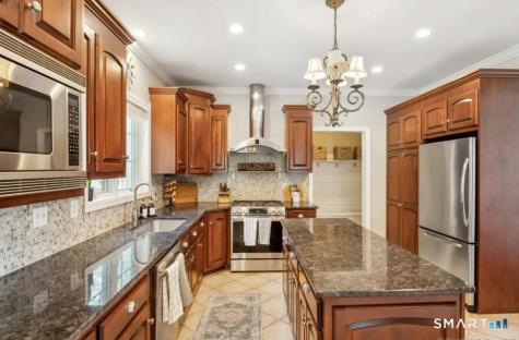 1 Angelas Way Burlington CT 06013
