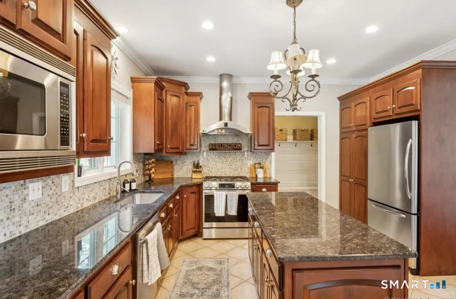 1 Angelas Way Burlington CT 06013
