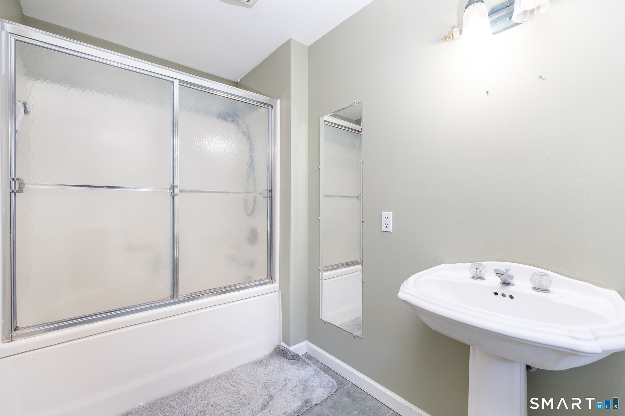 3 Candlewood Court Simsbury CT 06070
