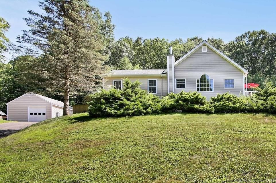 25 Griswold Road Oxford CT 06478