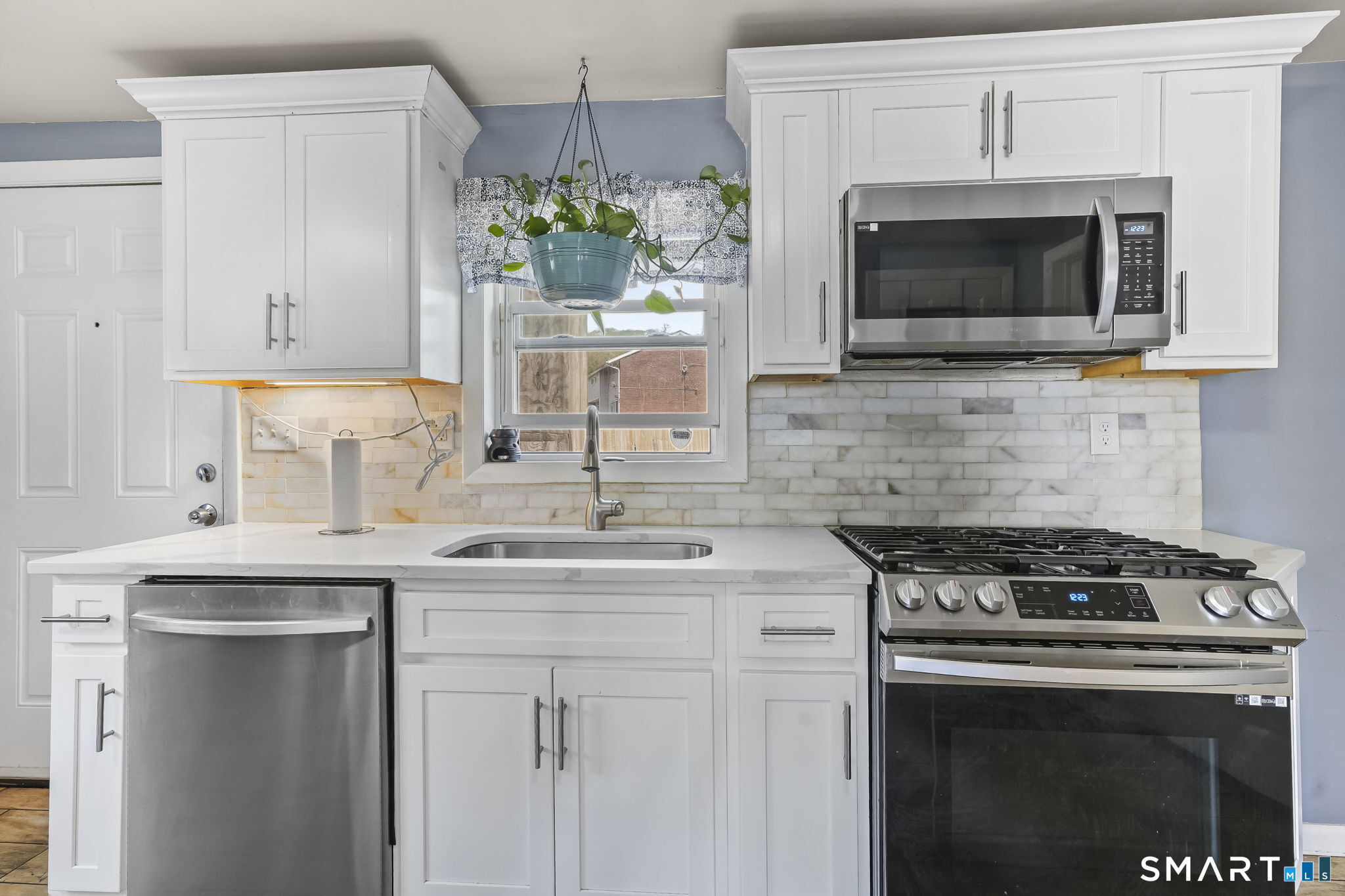 204 Barnes Avenue New Haven CT 06513