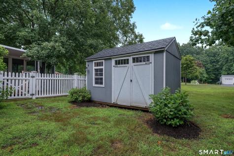 80 Dennison Road Essex CT 06426