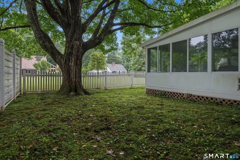 80 Dennison Road Essex CT 06426