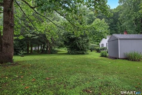 80 Dennison Road Essex CT 06426