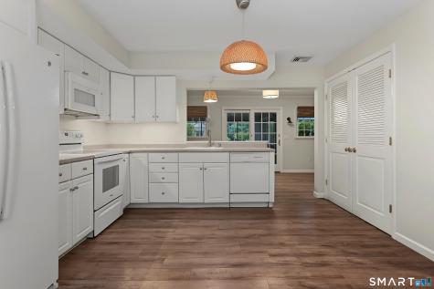 80 Dennison Road Essex CT 06426