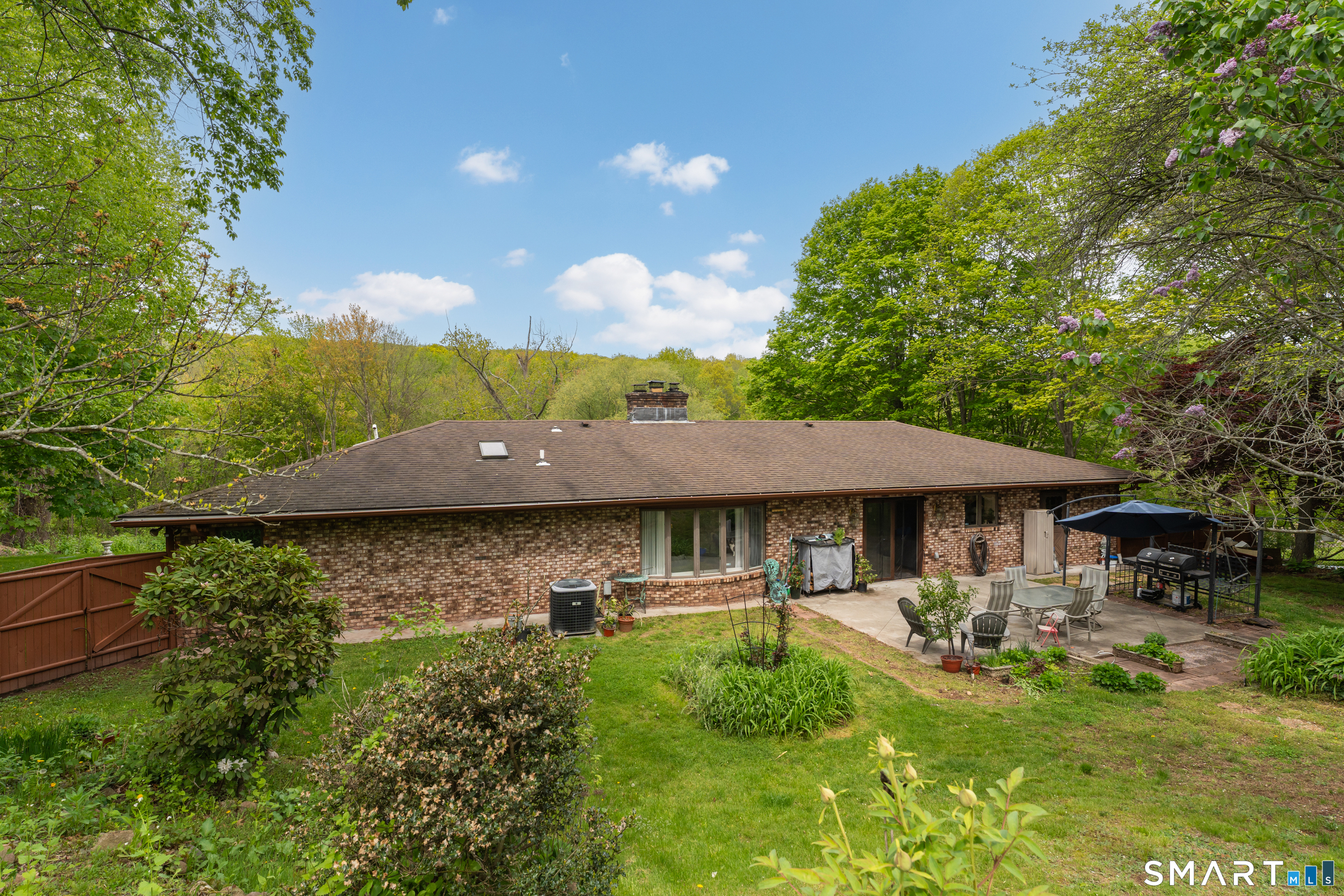975 Main Street Hamden CT 06514