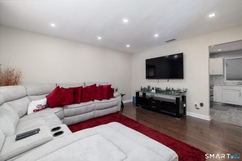 76 Kenmore Avenue Waterbury CT 06708