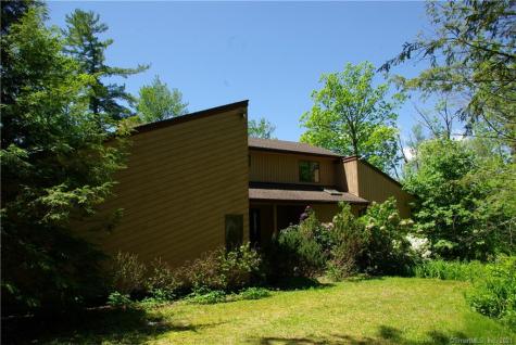 122 Brynmoor Court Goshen CT 06756