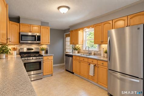 16 Bird Road Naugatuck CT 06770