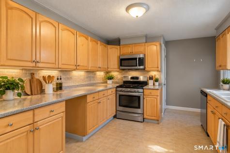 16 Bird Road Naugatuck CT 06770