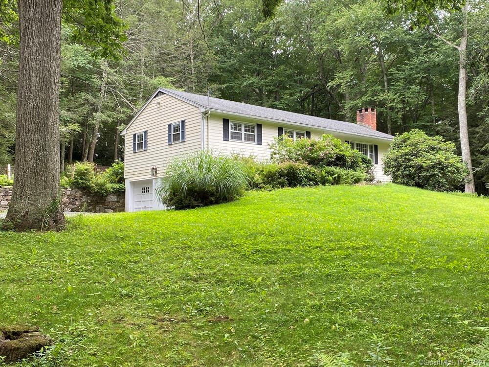 31 Flag Swamp Road Roxbury CT 06783